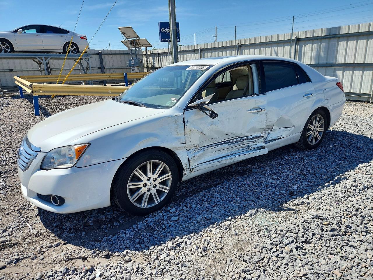 Salvage Toyota Avalon Image