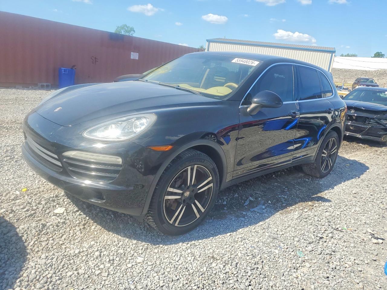 Salvage Porsche Cayenne Image