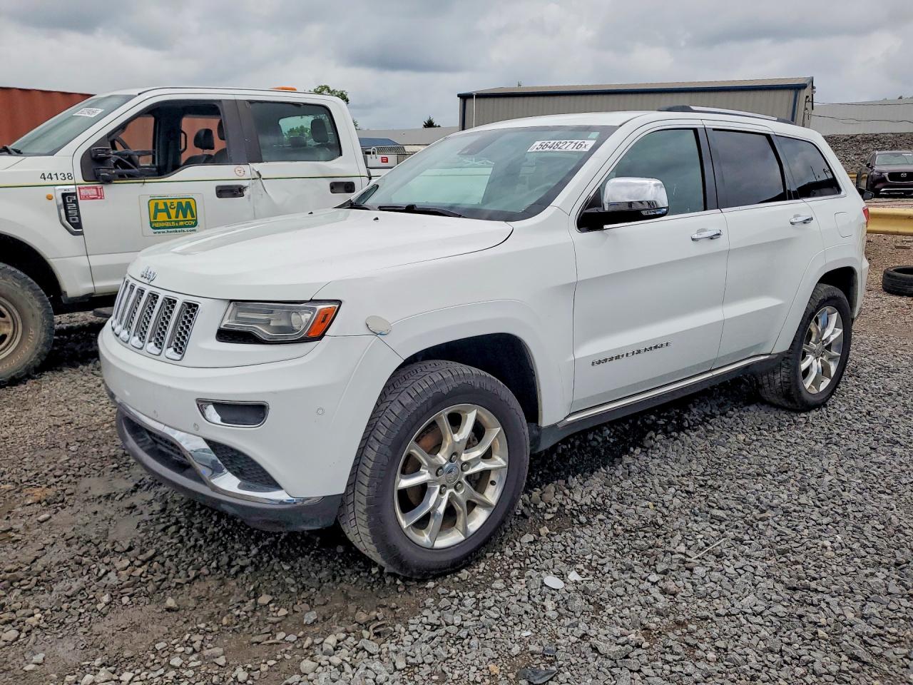 Salvage Jeep Cherokee Image