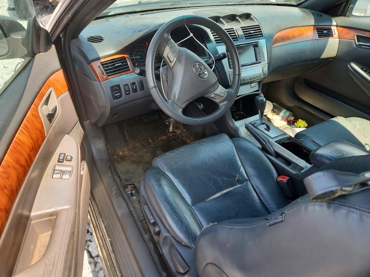 Toyota Camry Sle V6