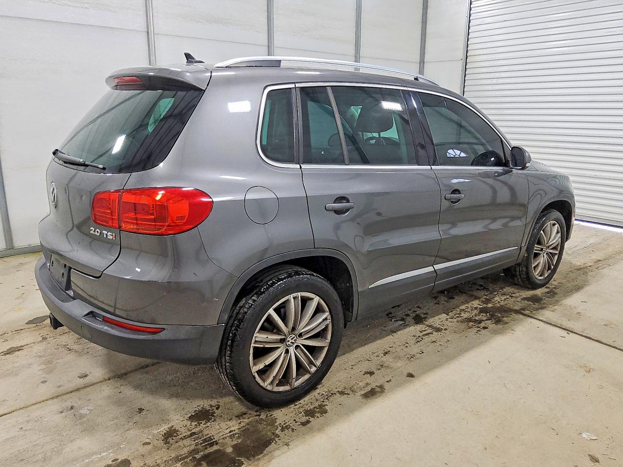 Volkswagen Tiguan S