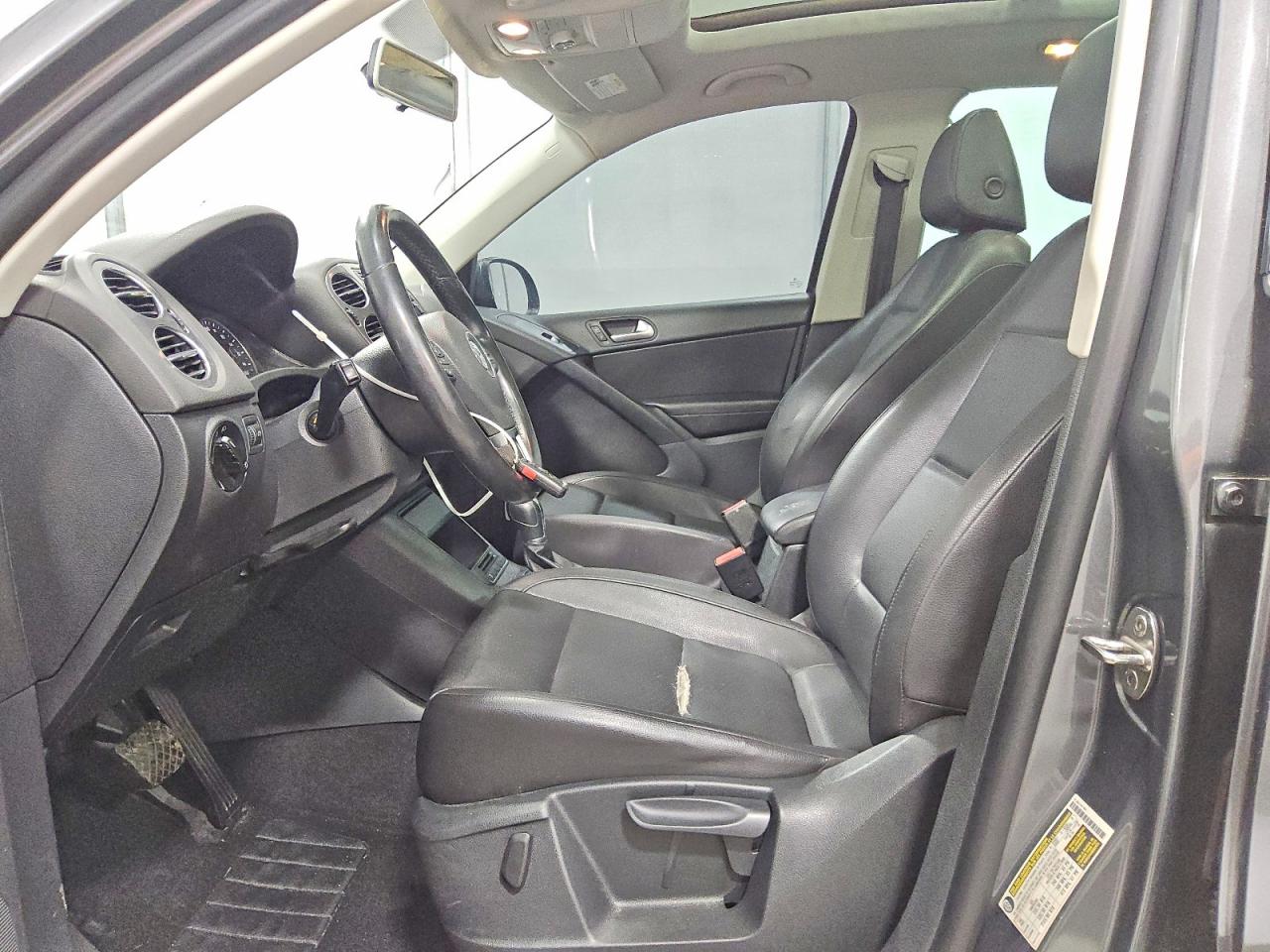 Volkswagen Tiguan S