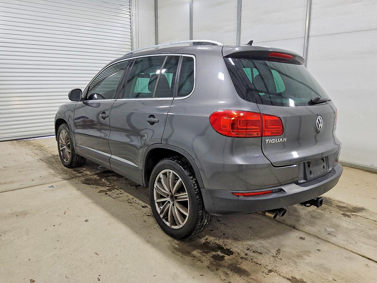 Volkswagen Tiguan S