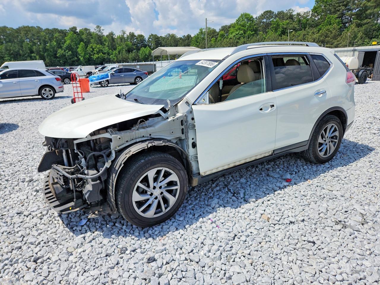 Salvage Nissan Rogue Image