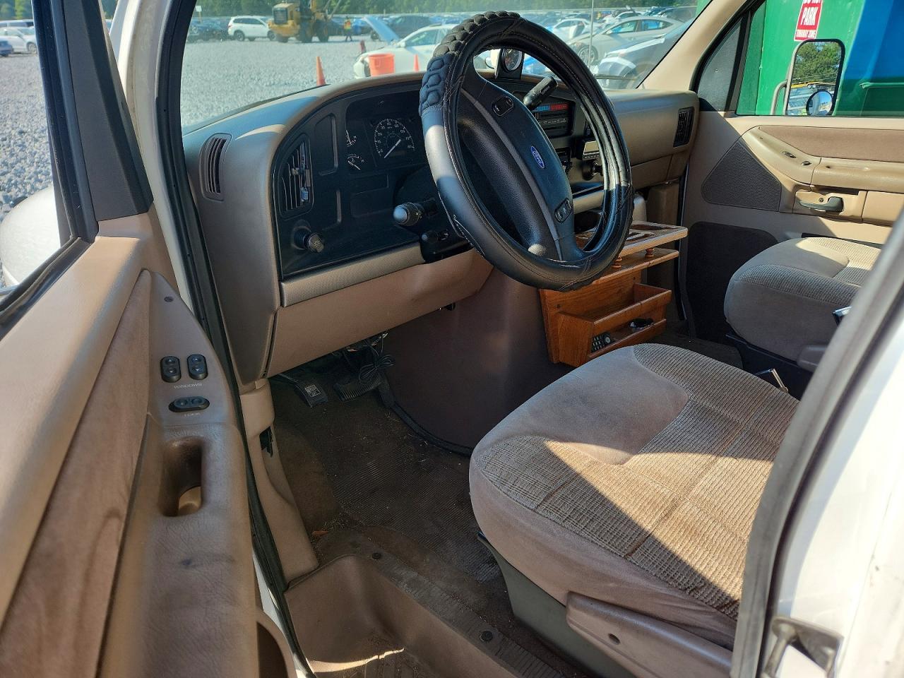 Ford Econoline E350 Cutaway Van