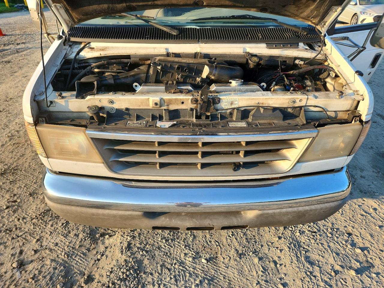 Ford Econoline E350 Cutaway Van