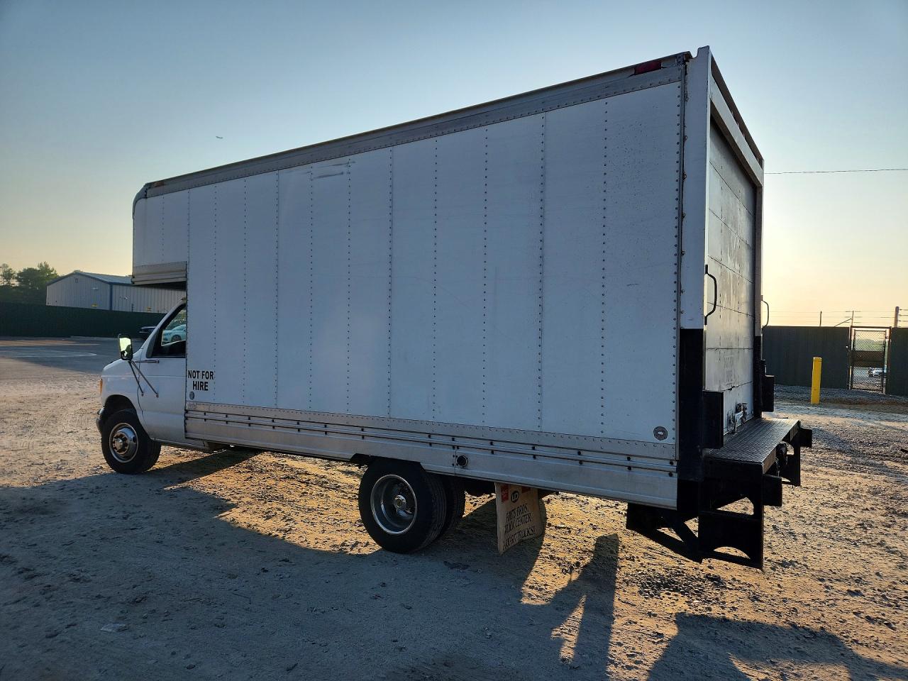 Ford Econoline E350 Cutaway Van