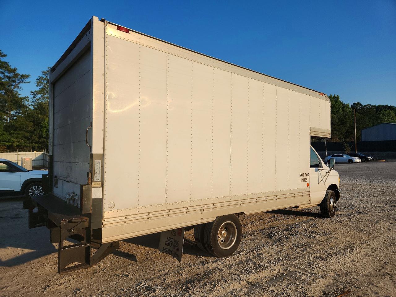 Ford Econoline E350 Cutaway Van