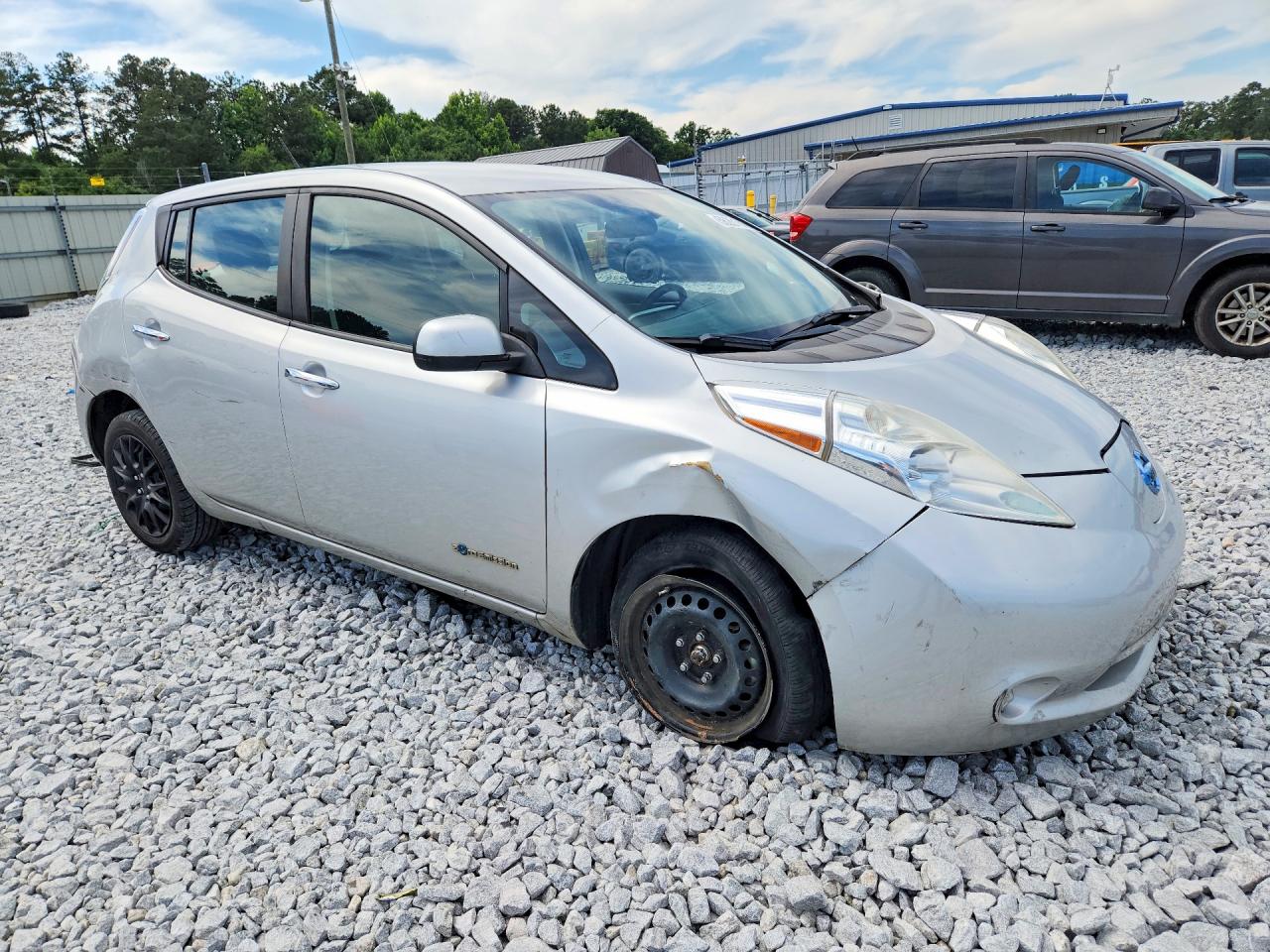 Nissan LEAF S