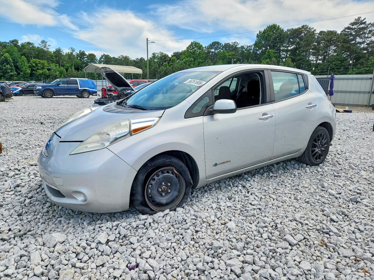 Salvage Nissan LEAF Image