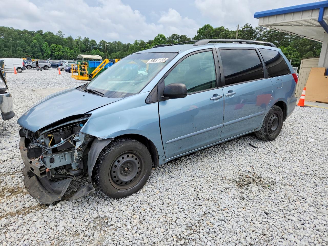 Salvage Toyota Sienna Image