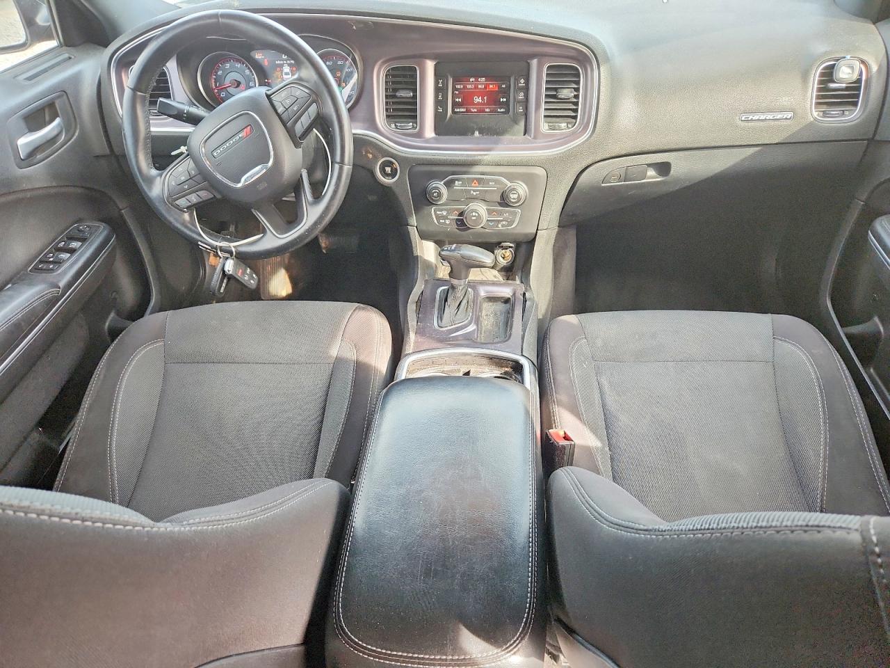 Dodge Charger Se