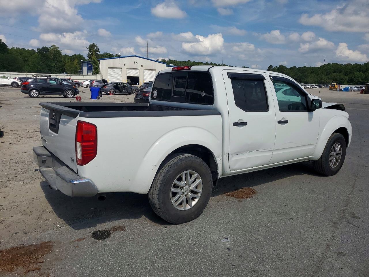 Nissan Frontier Sv