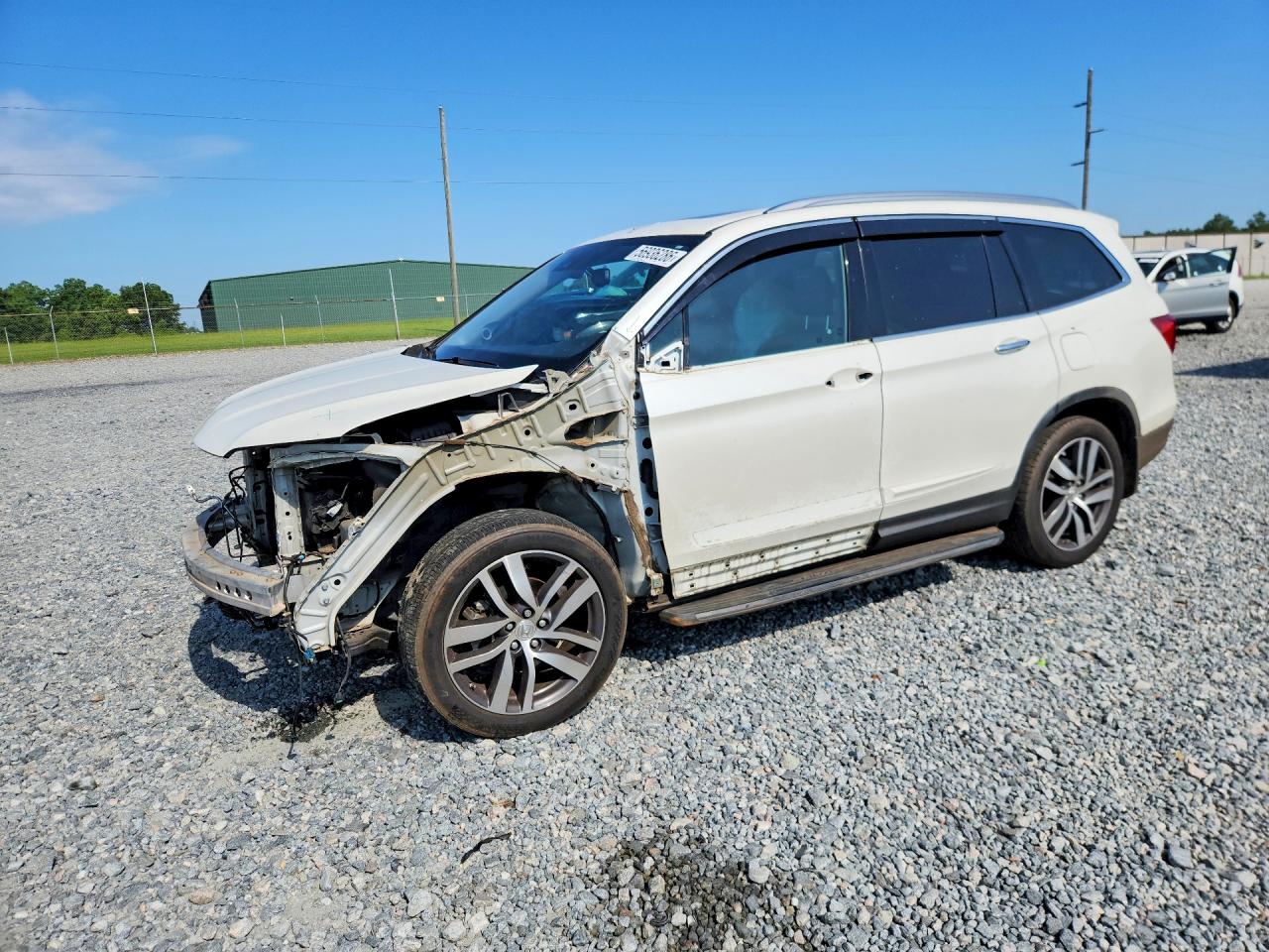 Salvage Honda Pilot Image