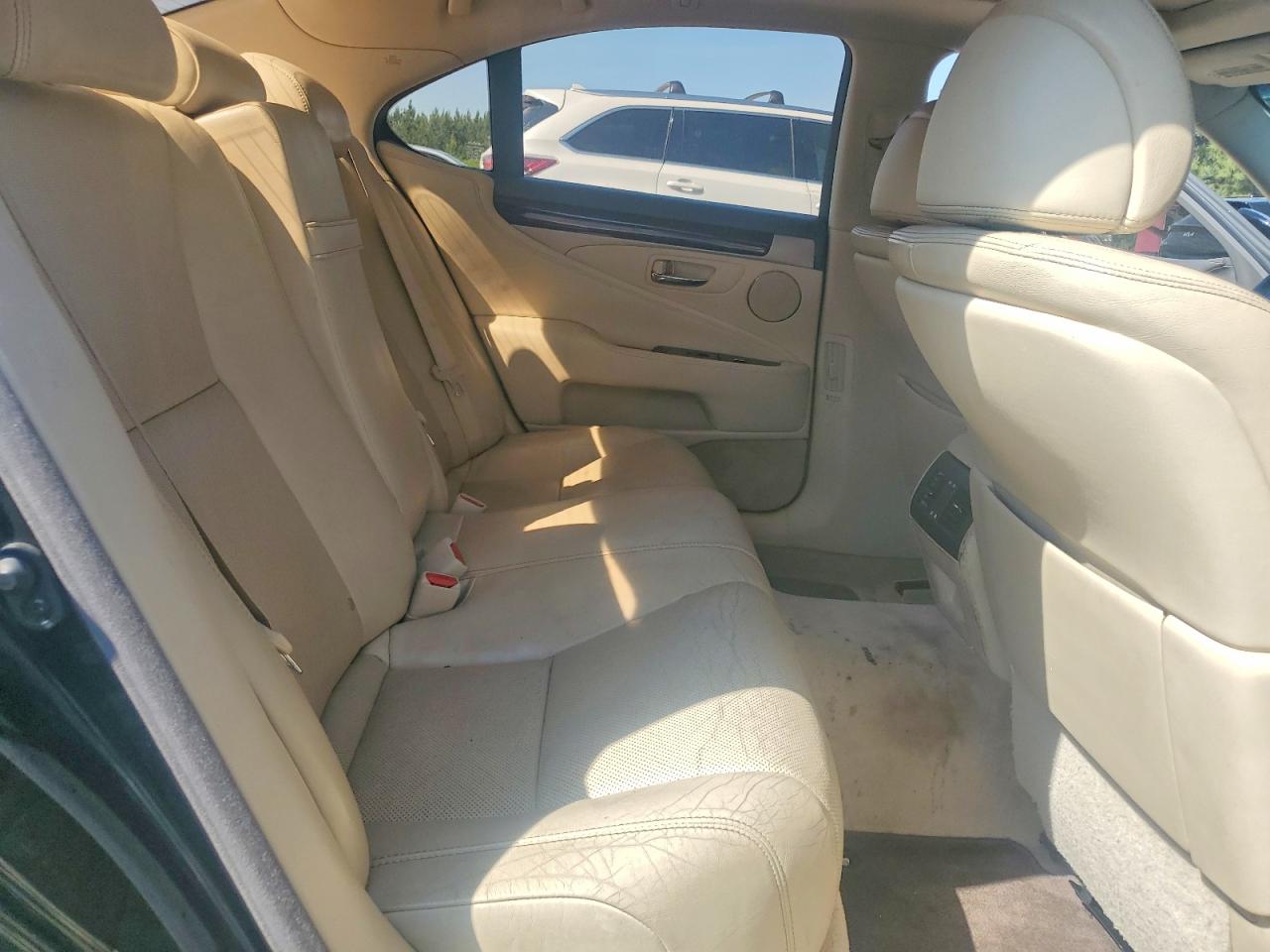 Lexus LS Base