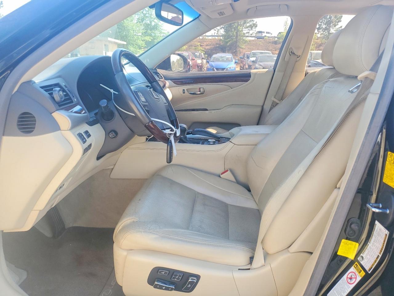 Lexus LS Base
