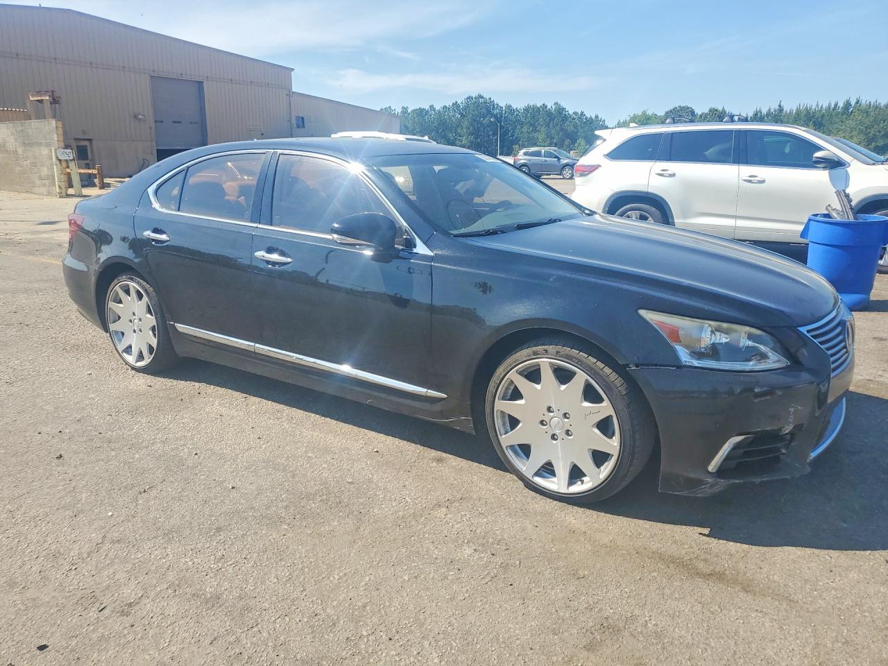 Lexus LS Base