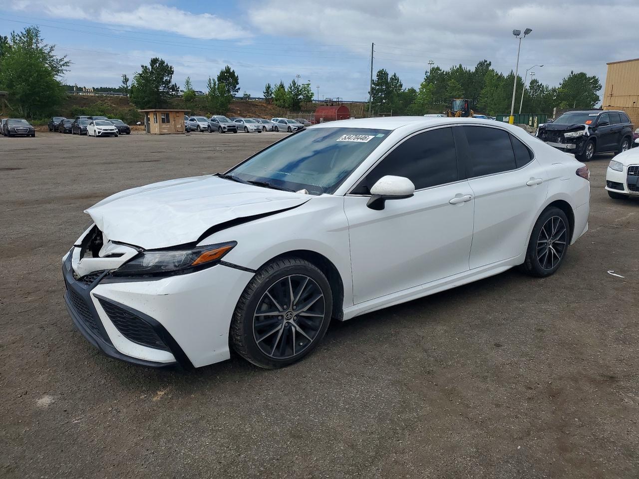 Salvage Toyota Camry Image