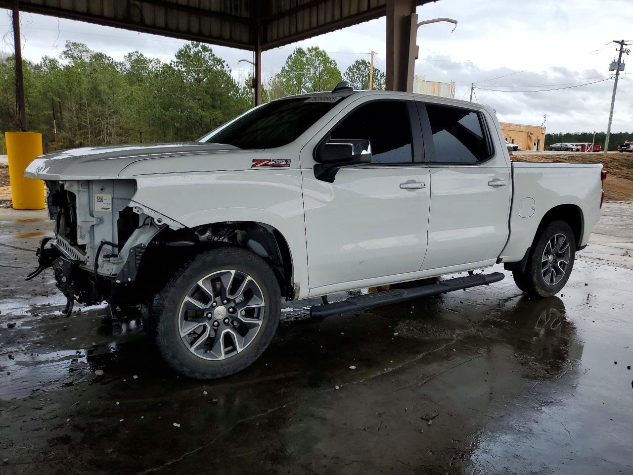 Salvage Chevrolet Silverado Image