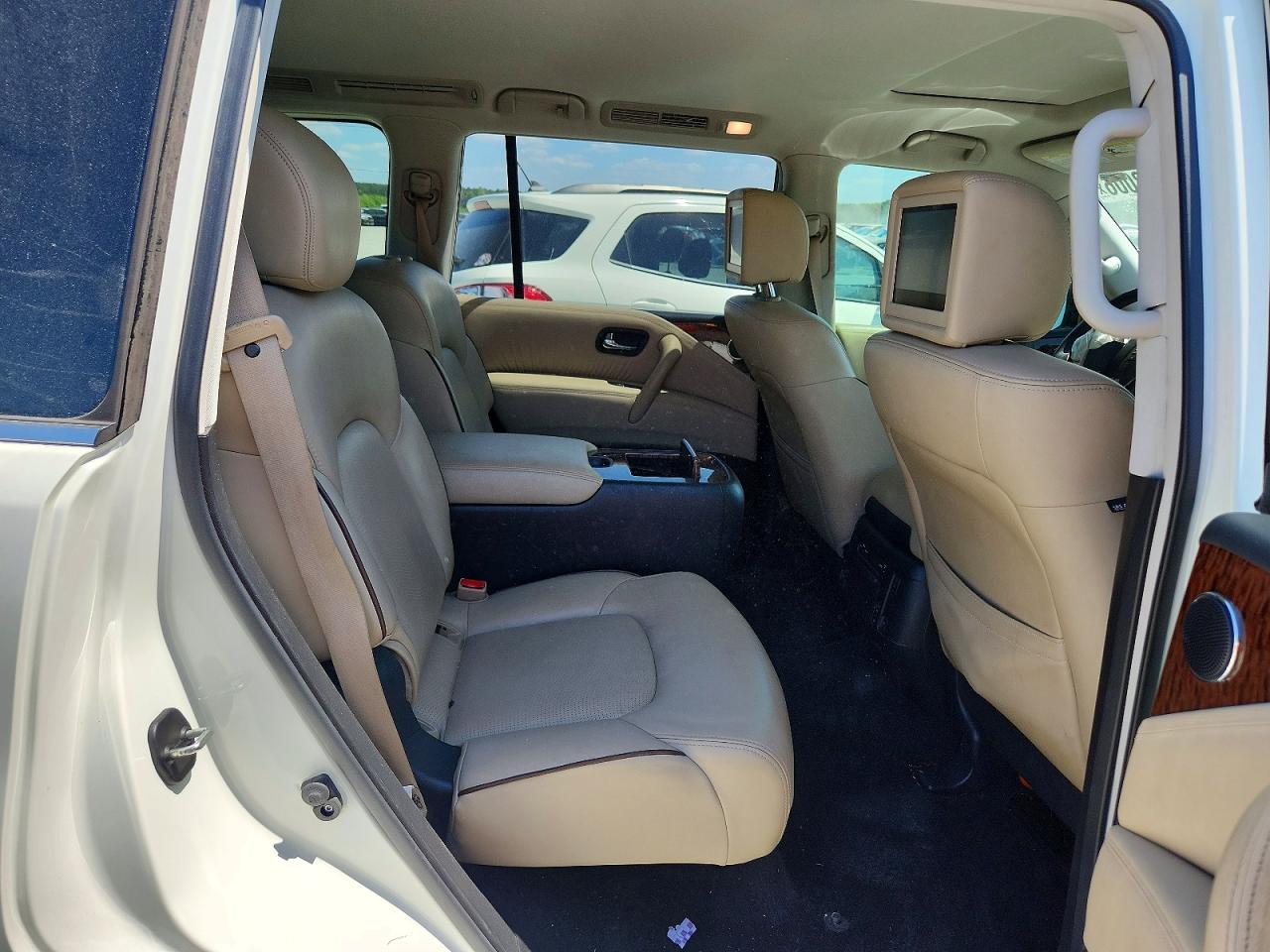 Nissan Armada Platinum