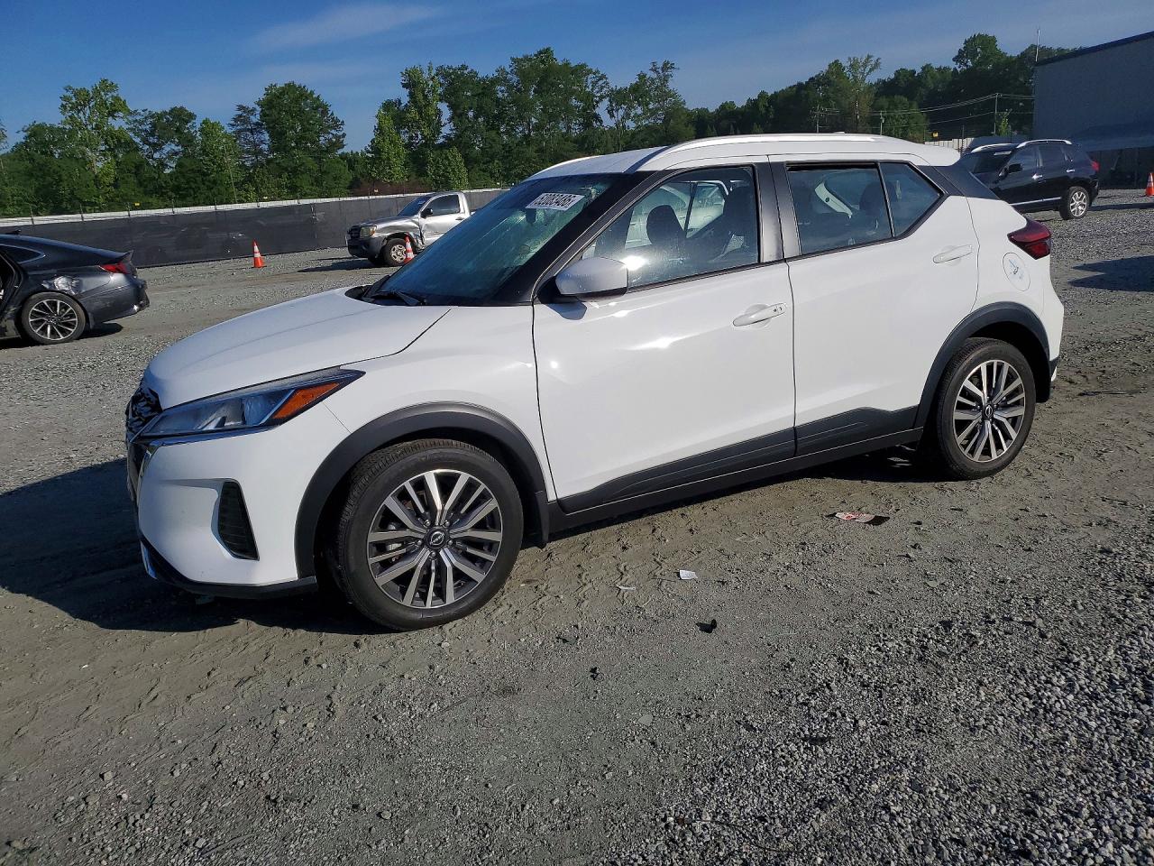 Salvage Nissan Kicks Image