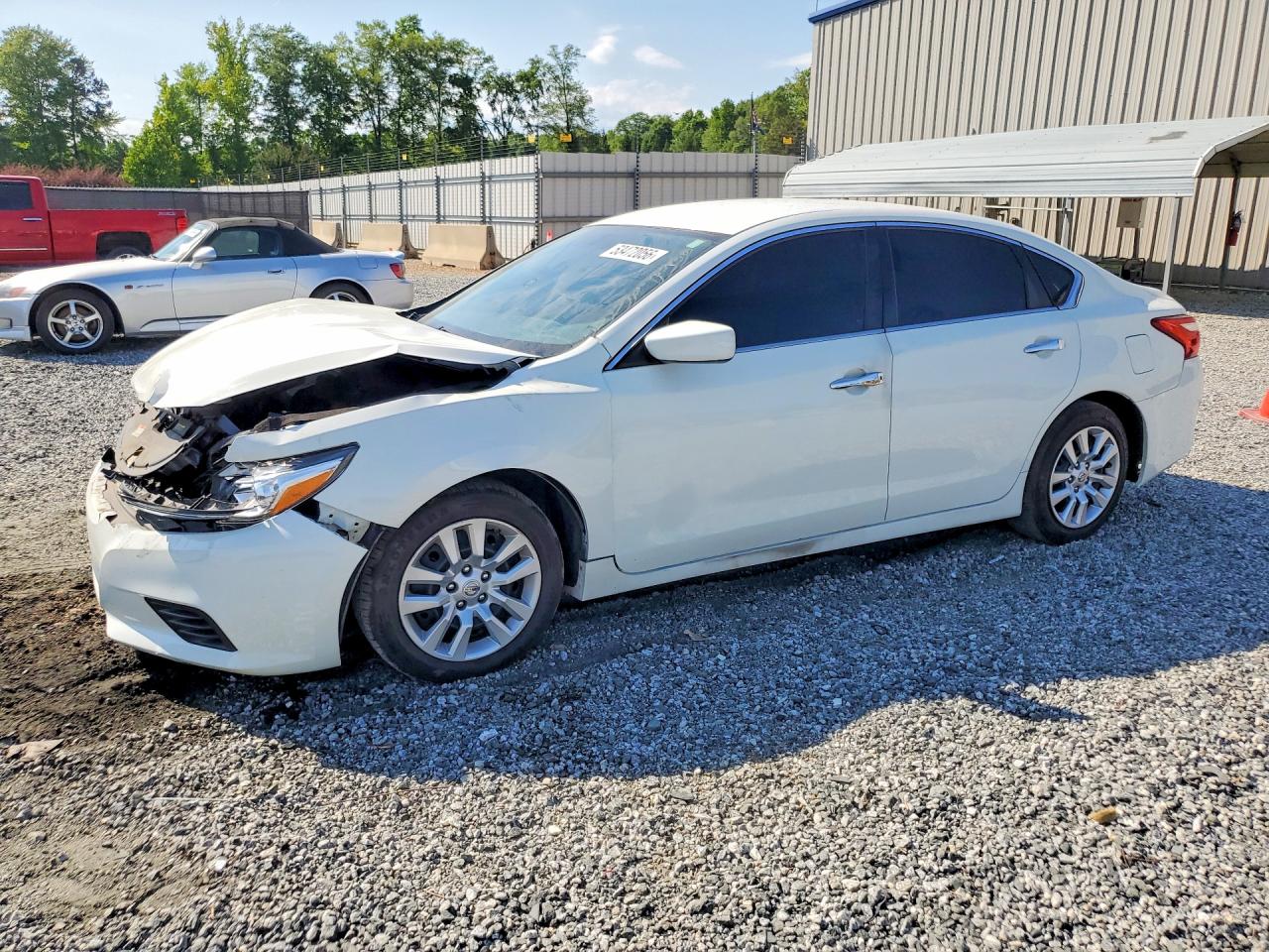 Salvage Nissan Altima Image