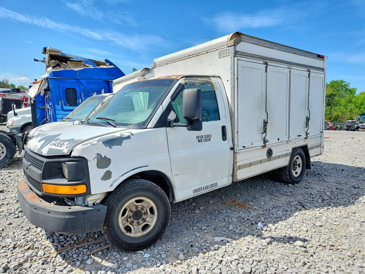 Salvage GMC Savana Image