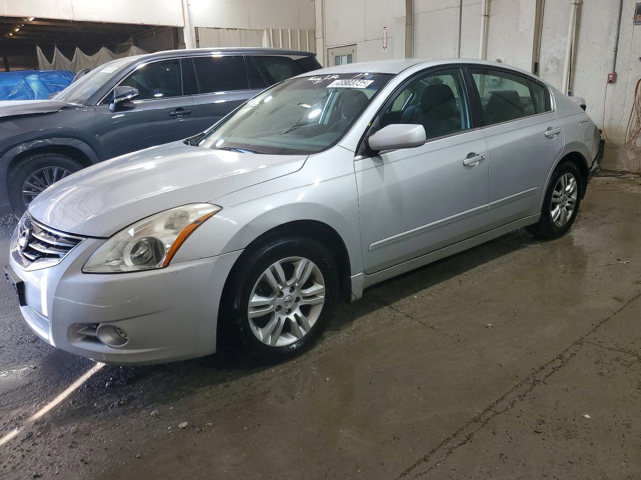 Salvage Nissan Altima Image