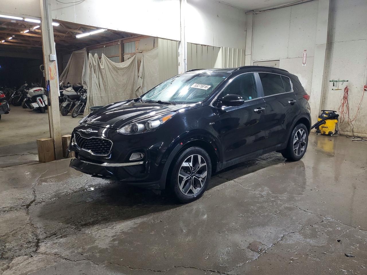 Salvage Kia Sportage Image