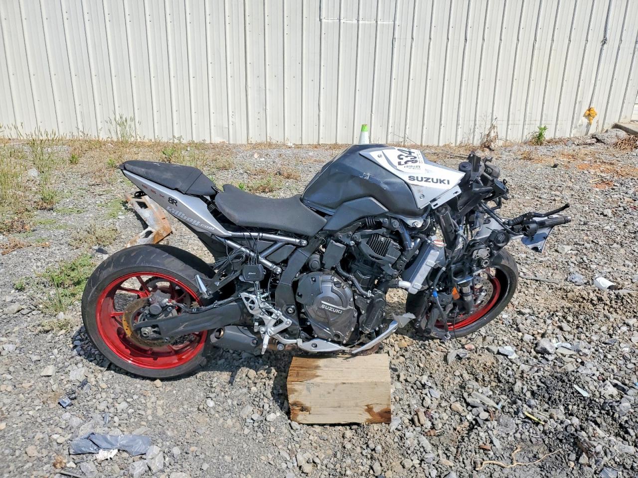 Salvage Suzuki Gsx800 Image