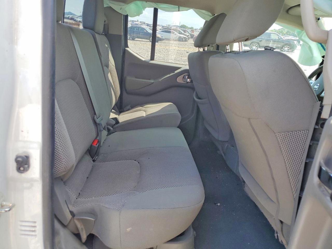 Nissan Frontier Sv