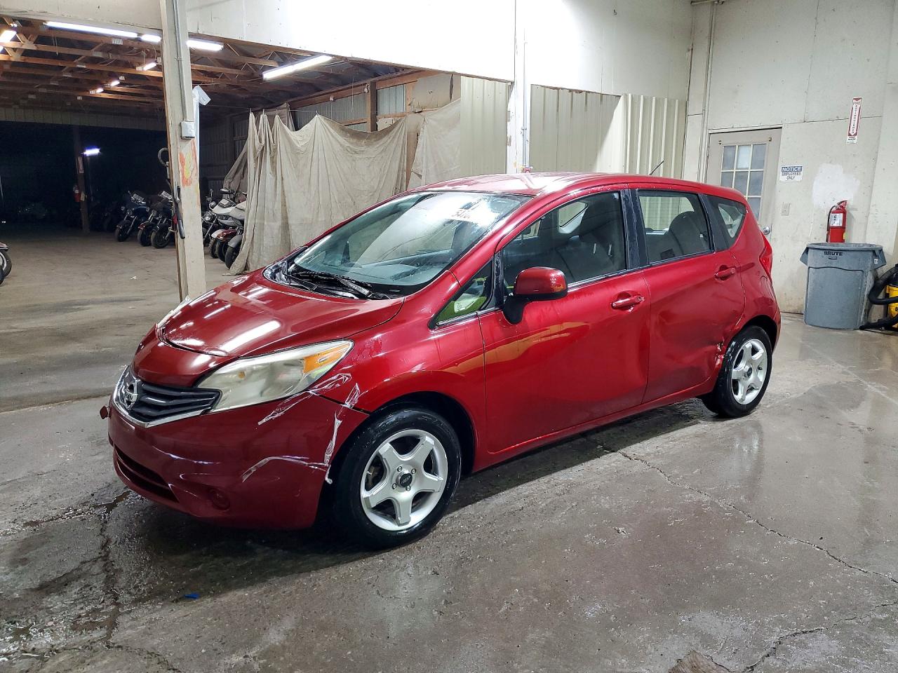 Salvage Nissan Versa Image