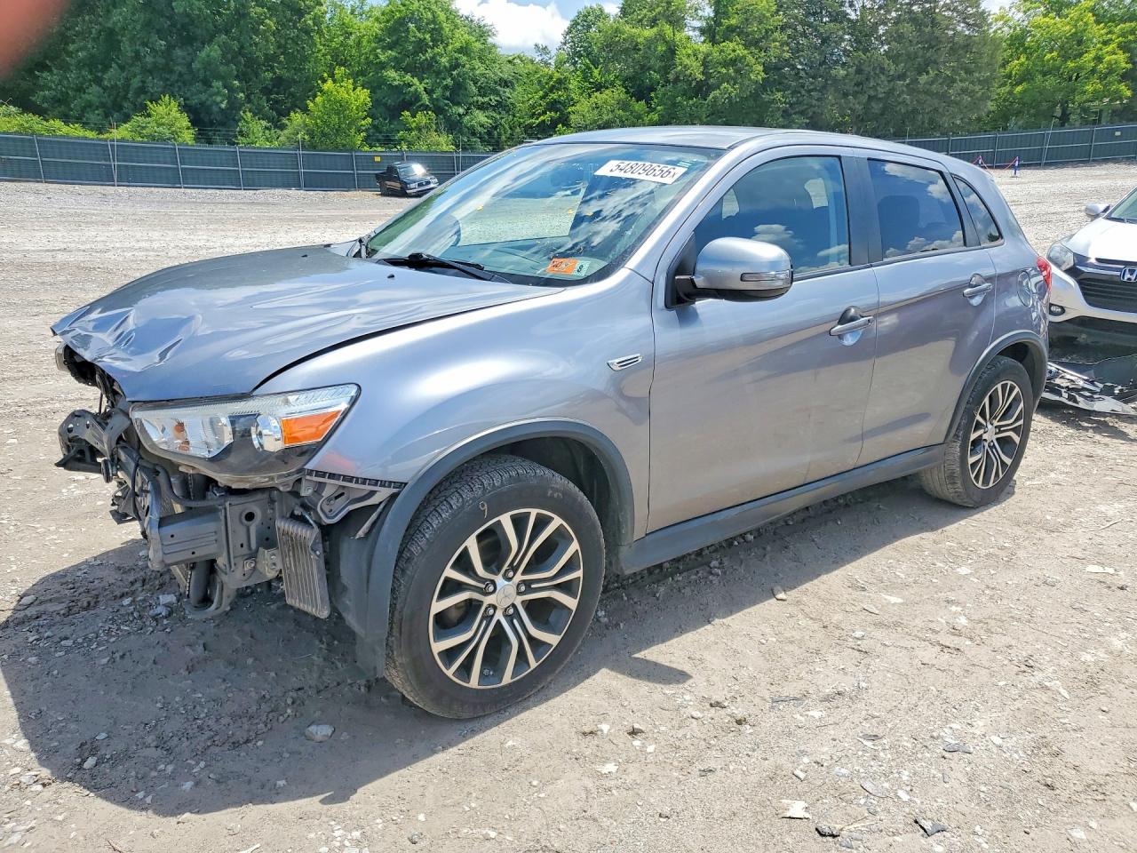 Salvage Mitsubishi Outlander Image