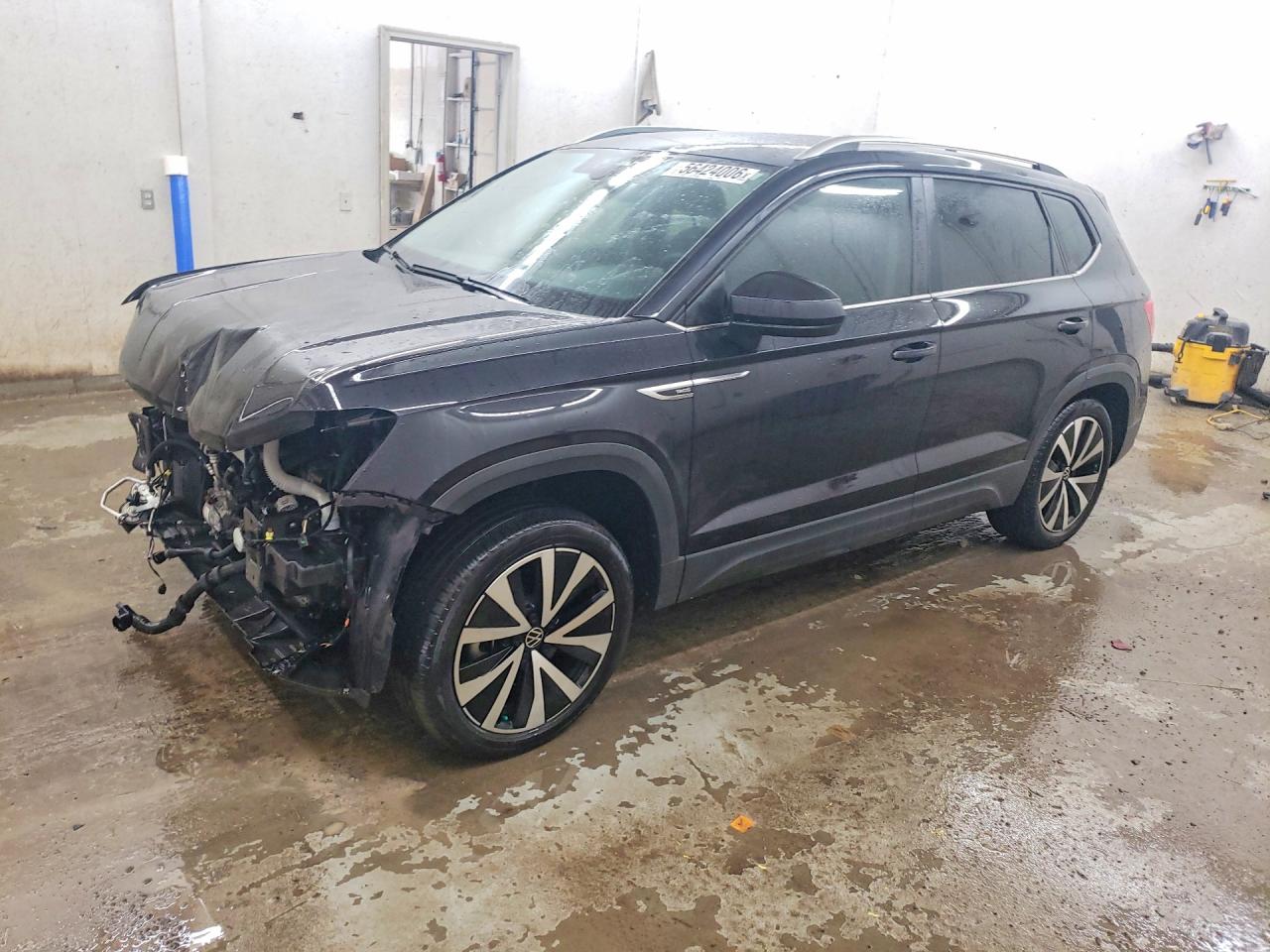 Salvage Volkswagen Taos Image
