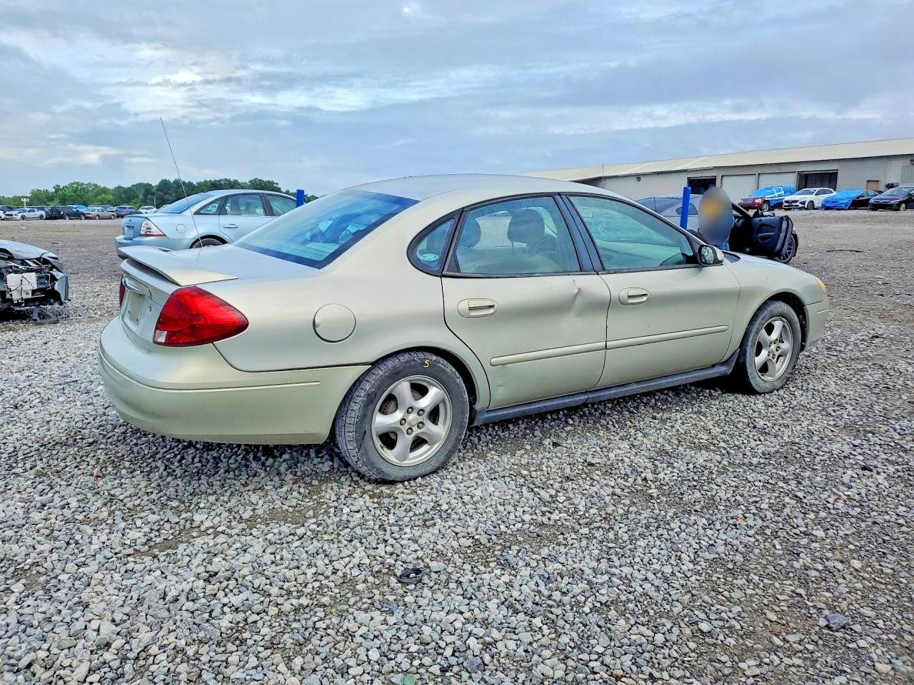 Ford Taurus Se