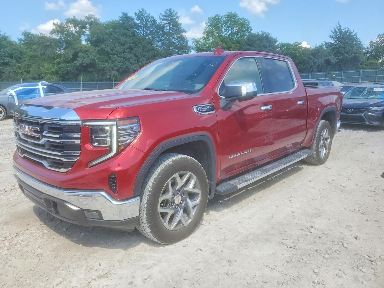 Salvage GMC Sierra Image