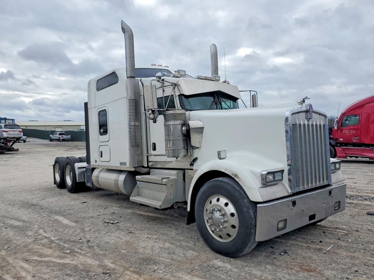 Salvage Kenworth W900 Image