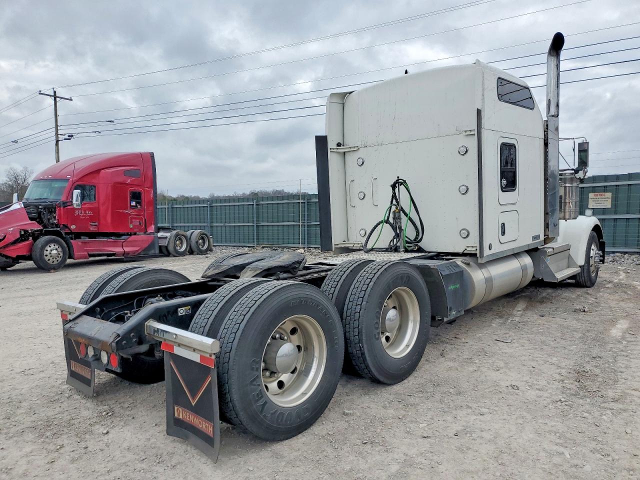 Kenworth W900