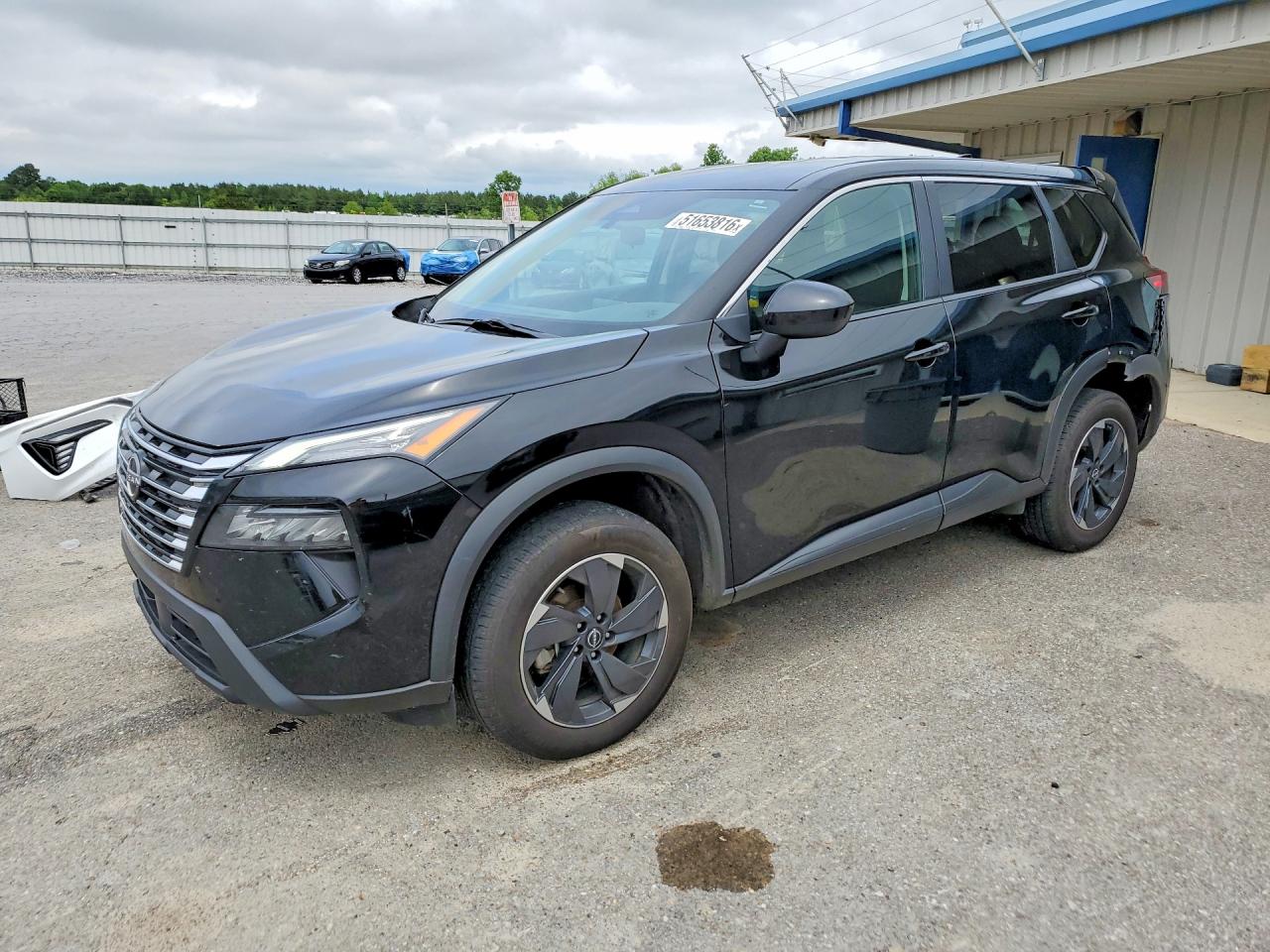 Salvage Nissan Rogue Image