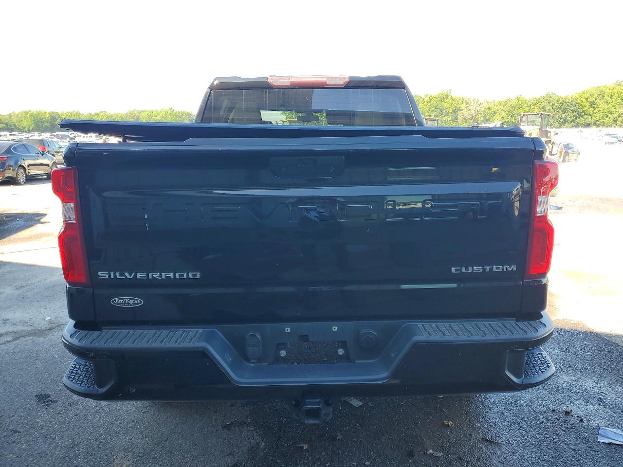 Chevrolet Silverado C1500 Custom