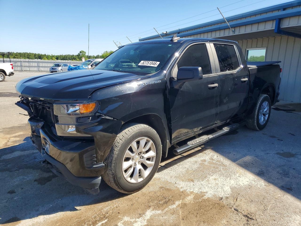 Salvage Chevrolet Silverado Image