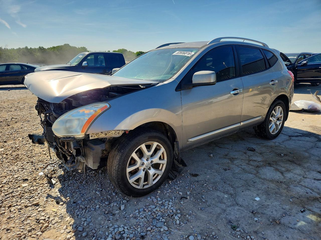 Salvage Nissan Rogue Image