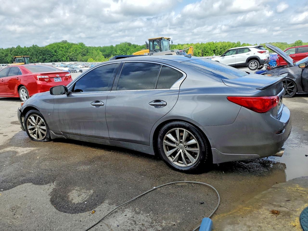 INFINITI Q50 Premium