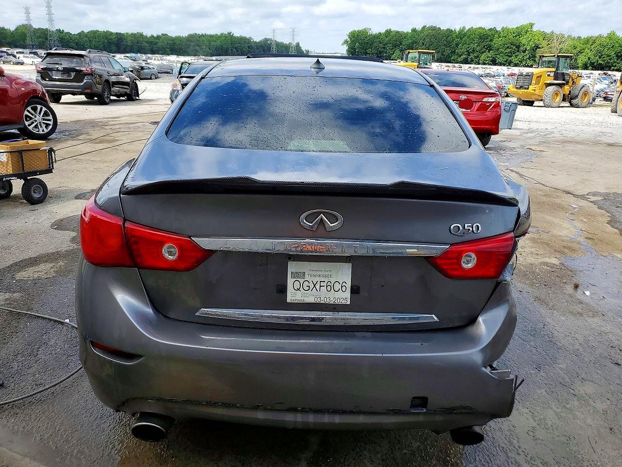 INFINITI Q50 Premium