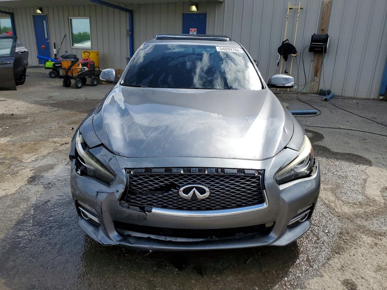 INFINITI Q50 Premium