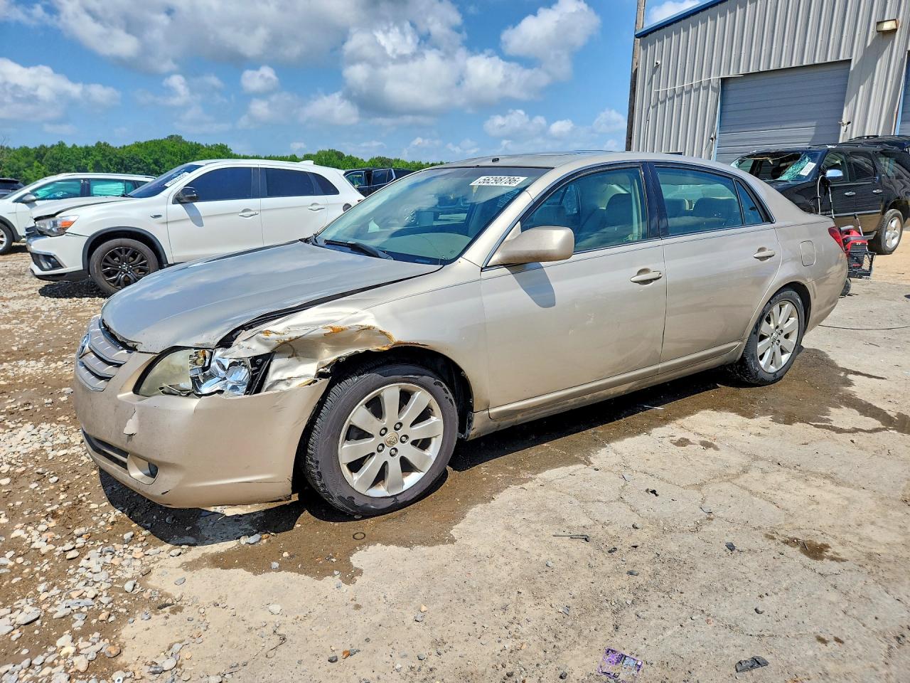Salvage Toyota Avalon Image