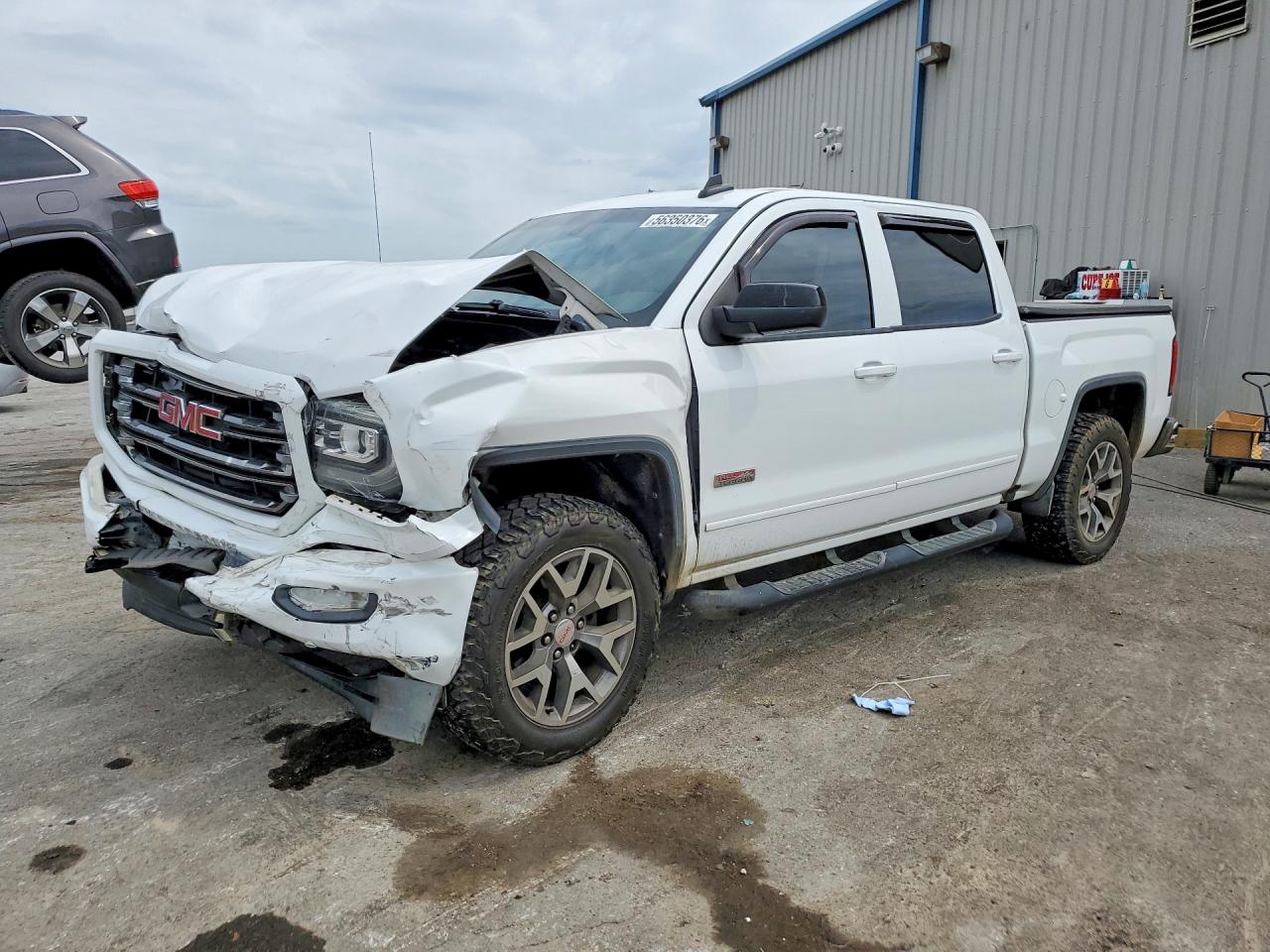 Salvage GMC Sierra Image