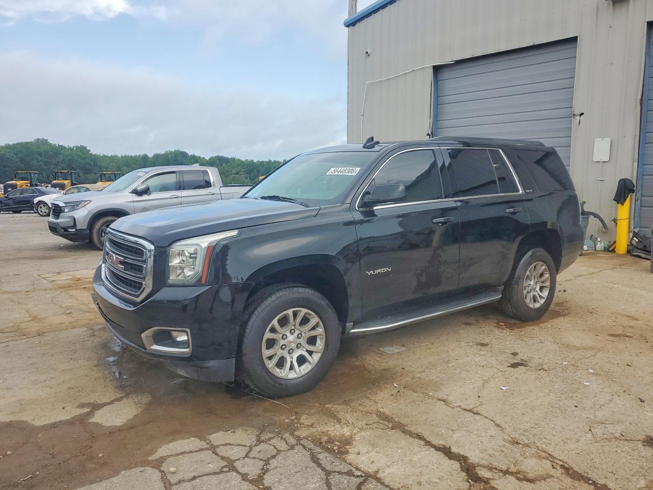 Salvage GMC Yukon Image