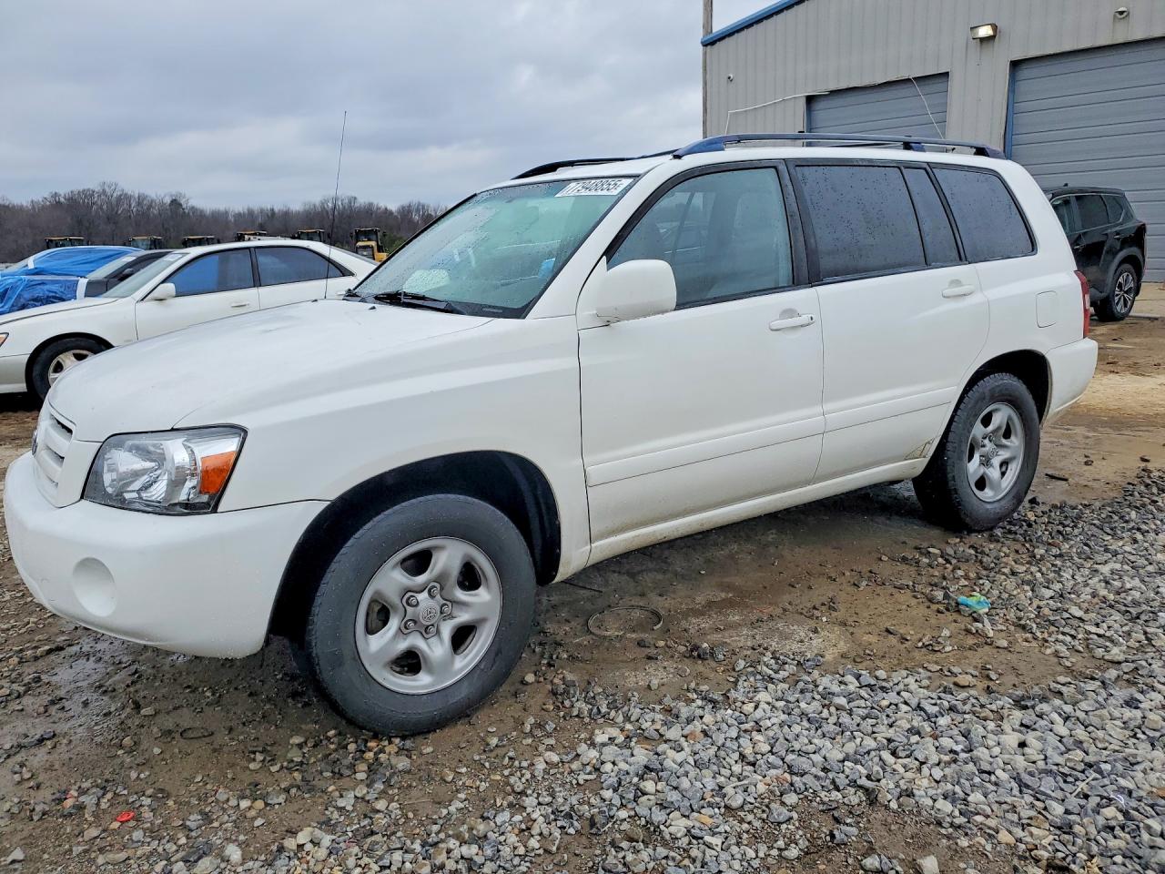 Salvage Toyota Highlander Image