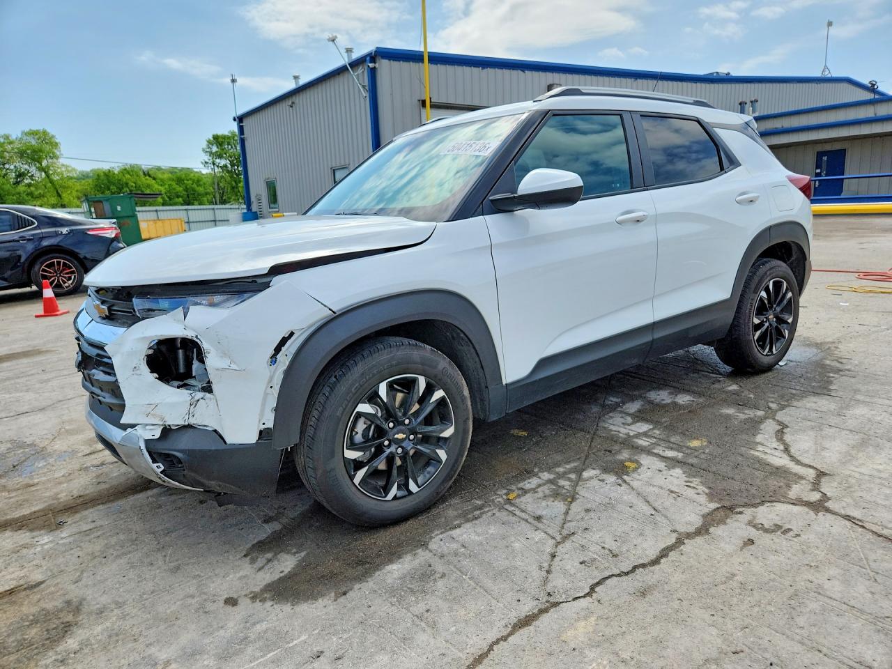 Salvage Chevrolet Trailblaze Image